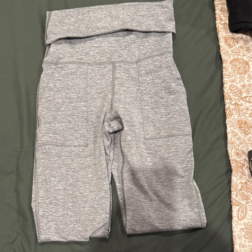 Offline by Aerei Flare leggings